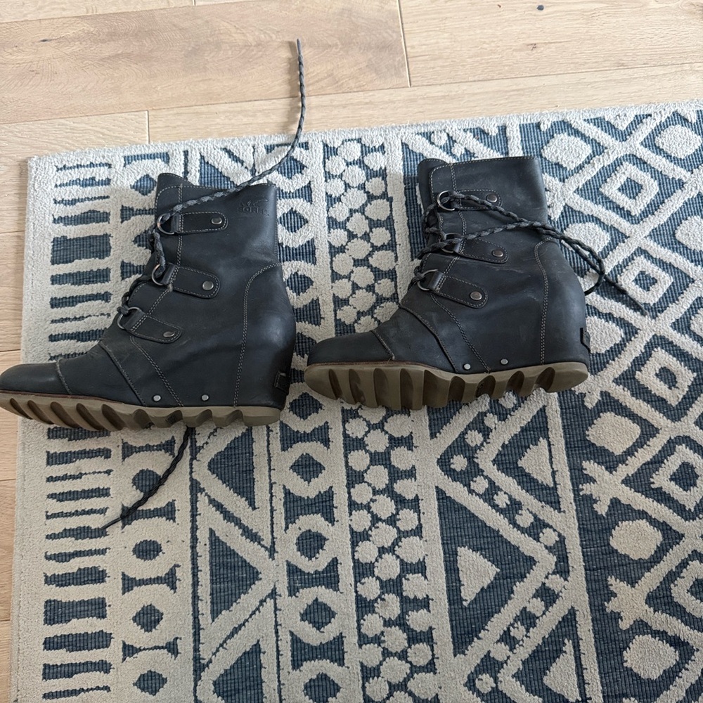 Black Lace-Up Ankle Boots Joan of Artic 9